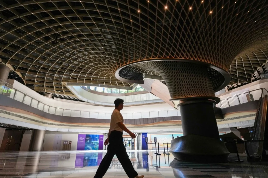 Hong Kong Airport Takes Over 11 Skies