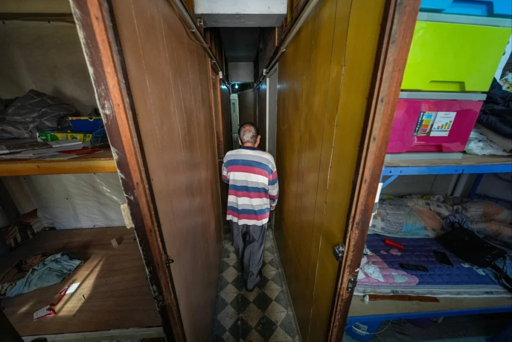 Hong Kong Shoebox Flat Evictions Rise Fast