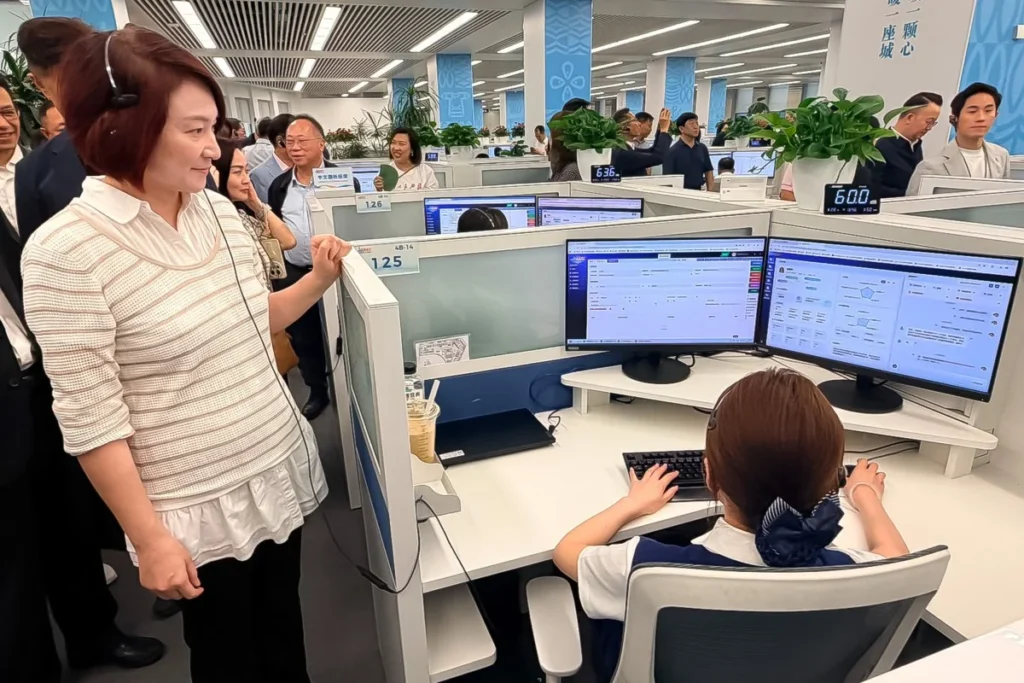 Hong Kong Public Hotline Reform Gains Support