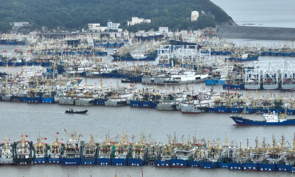 Typhoon Dolphin Flight Disruptions Hit East China