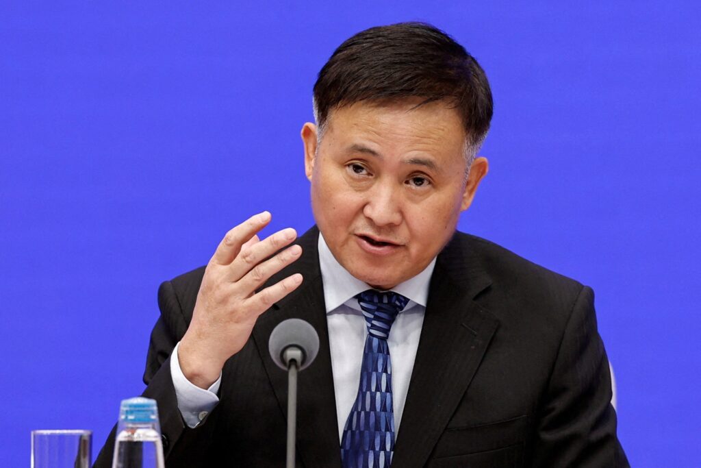 China Urges IMF to Track Fiscal Risks